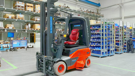 Fully automated FE600 counterbalanced forklift truck for indoor and outdoor use