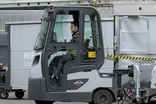 Tugger train tractor