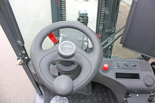 Adjustable steering unit